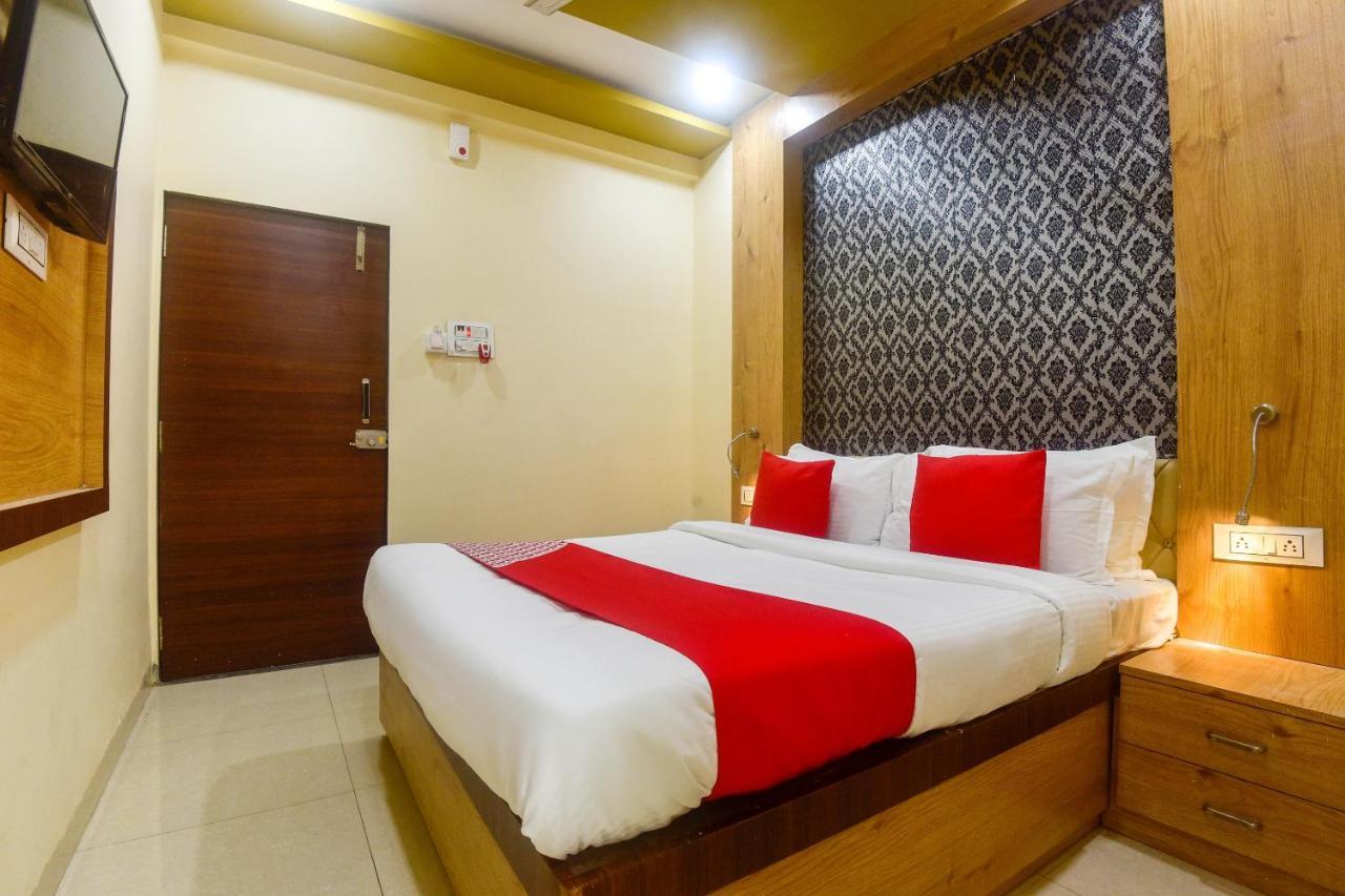 Oyo 60773 Ruchita Loadging & Boarding Hotel Bombaj Zewnętrze zdjęcie